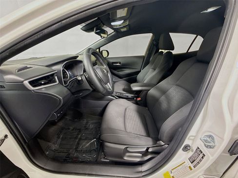 Used 2022 Toyota Corolla SE FWD image 2
