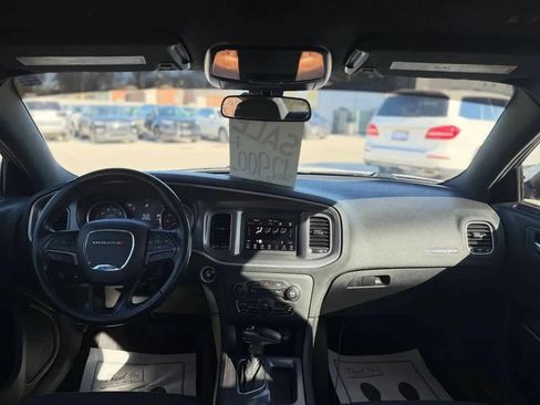 Used 2019 Dodge Charger SXT RWD image 12