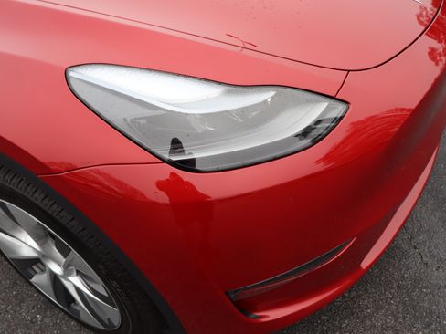 Used 2024 Tesla Model Y Long Range image 13