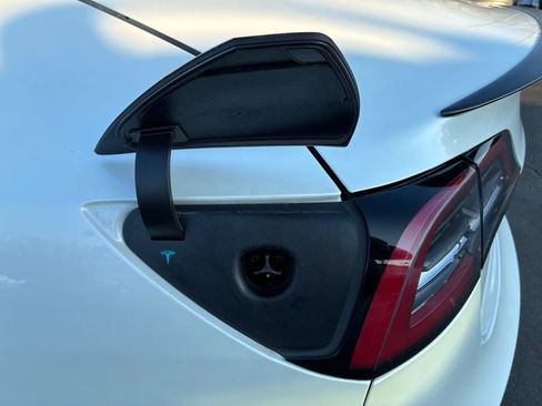 Used 2021 Tesla Model 3 Performance image 46