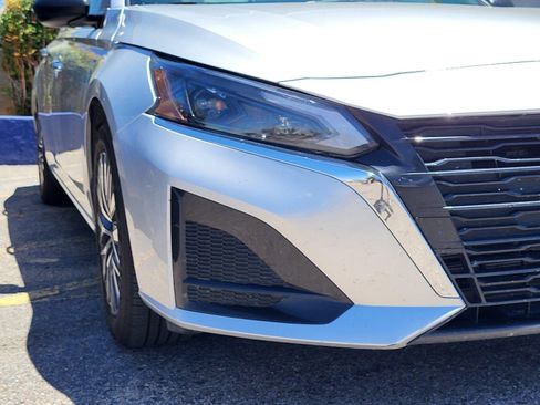 Used 2024 Nissan Altima 2.5 SV FWD image 5