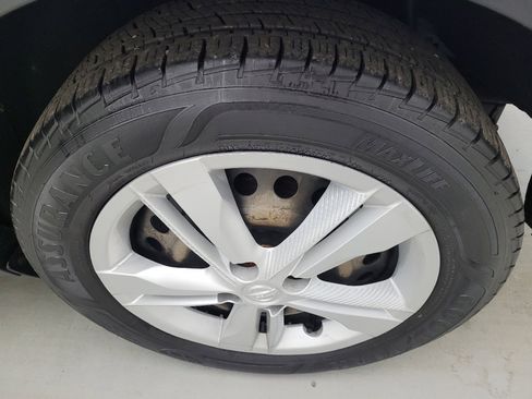 Used 2021 Nissan Kicks S image 31