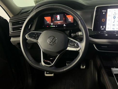 Used 2025 Volkswagen Atlas Peak Edition SE image 16