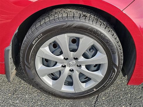 Used 2025 Toyota Corolla LE image 8