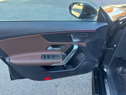 Used 2022 Mercedes-Benz CLA 250 4MATIC image 33