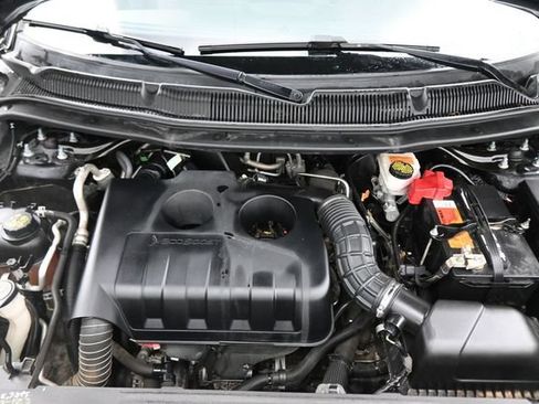 Used 2017 Ford Explorer XLT w/ Equipment Group 201A FWD image 29