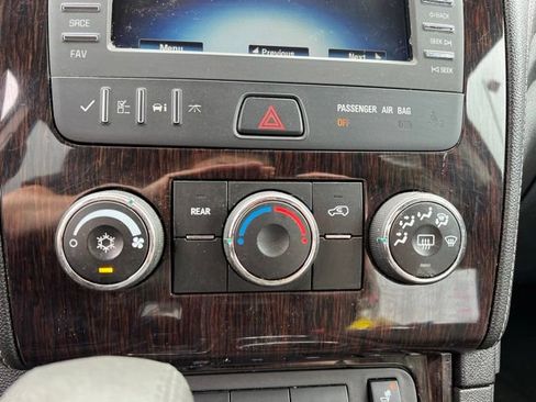 Used 2016 Chevrolet Traverse LT w/ Style and Technology Package FWD image 18
