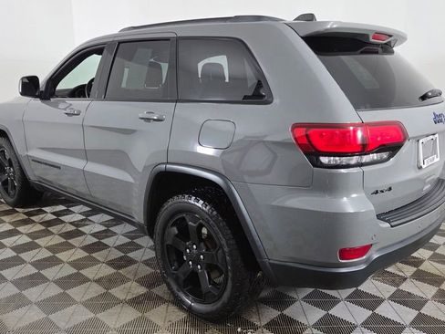Used 2019 Jeep Grand Cherokee Laredo image 6