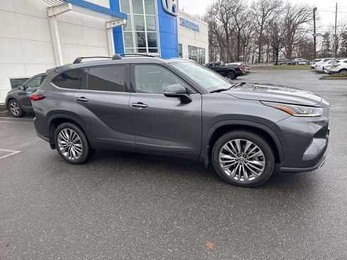 Used 2020 Toyota Highlander Platinum image 8