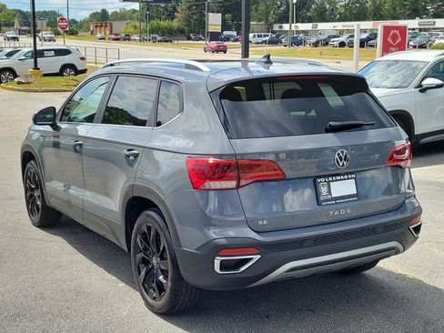 Certified 2024 Volkswagen Taos SE w/ Panoramic Sunroof Package FWD image 6