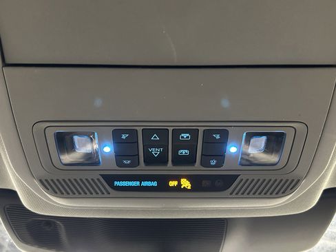 Used 2022 Ford Explorer XLT w/ Equipment Group 202A image 36