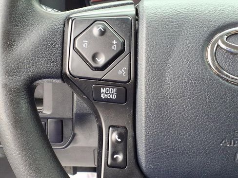 Used 2018 Toyota Tacoma SR RWD image 21