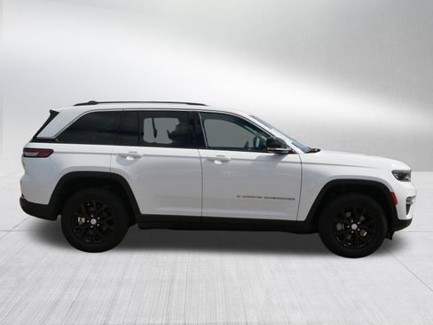 Used 2023 Jeep Grand Cherokee Limited AWD/4WD image 8