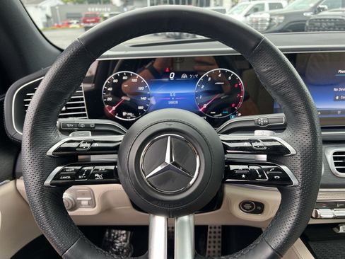 Used 2026 Mercedes-Benz GLS 450 4MATIC image 15