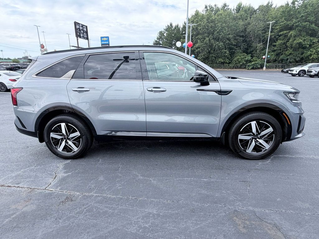 Used 2022 Kia Sorento S FWD image 4