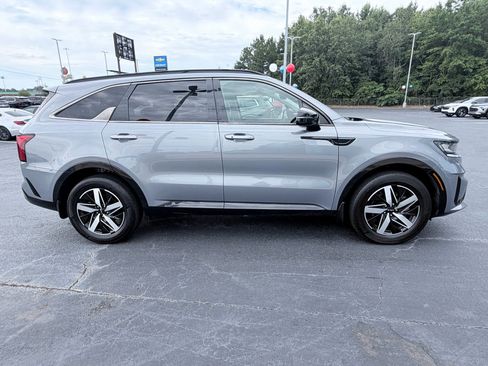 Used 2022 Kia Sorento S FWD image 4
