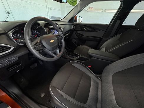 Used 2022 Chevrolet TrailBlazer LT w/ Convenience Package AWD/4WD image 14