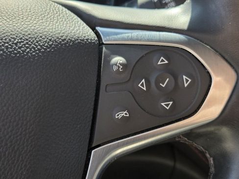 Used 2023 Chevrolet Traverse RS FWD image 26