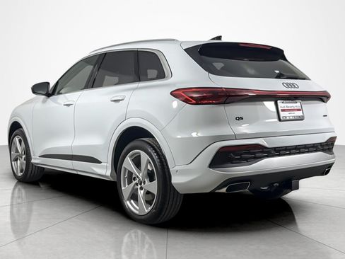 Used 2025 Audi Q5 Premium Plus w/ Premium Plus AWD/4WD image 3