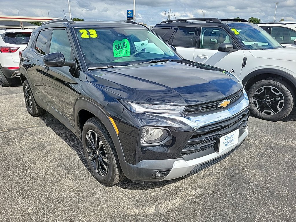 Used 2023 Chevrolet TrailBlazer LT w/ Convenience Package AWD/4WD image 3