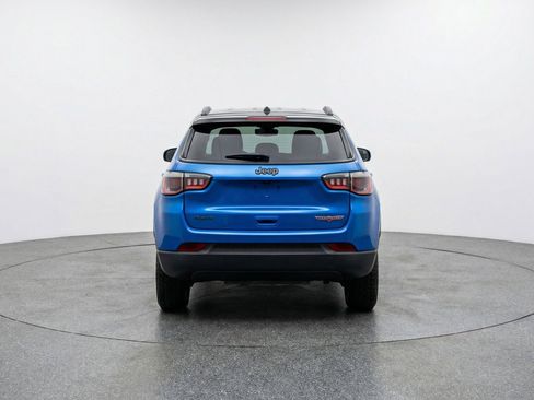 Used 2025 Jeep Compass Trailhawk AWD/4WD image 7