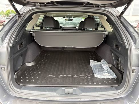 Used 2025 Subaru Outback Limited AWD/4WD image 25