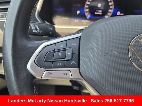 Used 2024 Volkswagen Tiguan SE AWD/4WD image 25