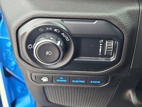 Used 2023 Jeep Wrangler Unlimited w/ Cold Weather Group AWD/4WD image 19