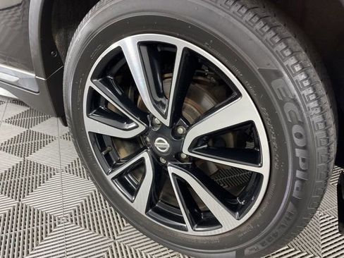 Used 2019 Nissan Rogue SL w/ Premium Package FWD image 10