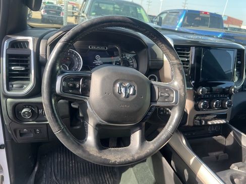 Used 2019 RAM 1500 Laramie AWD/4WD image 11