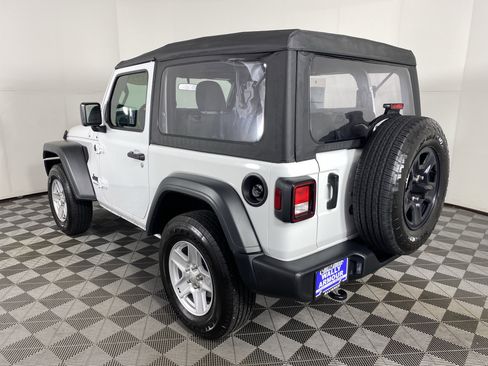 Used 2025 Jeep Wrangler Sport AWD/4WD image 10