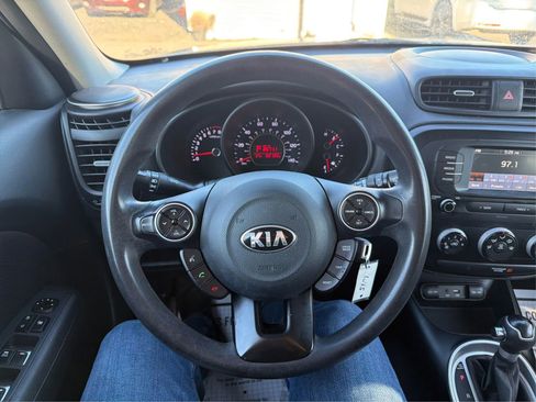 Used 2019 Kia Soul image 19