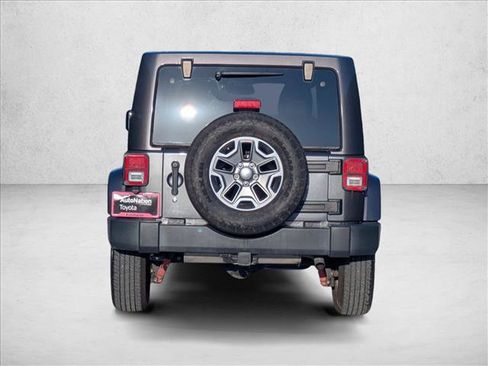 Used 2017 Jeep Wrangler Unlimited Rubicon w/ Connectivity Group AWD/4WD image 7