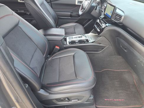 Certified 2024 Ford Explorer ST-Line w/ Class IV Trailer Tow Package image 32