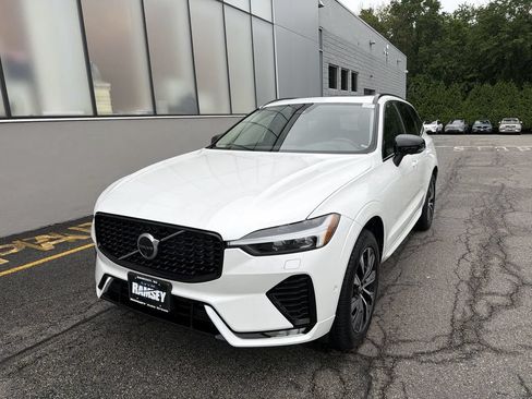Certified 2024 Volvo XC60 B5 Plus w/ Protection Package Premier AWD/4WD image 4