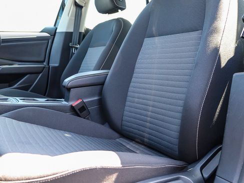 Certified 2025 Volkswagen Jetta S FWD image 23