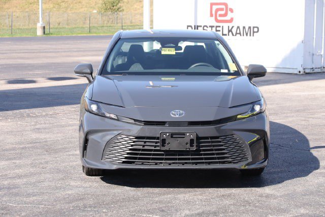 Used 2025 Toyota Camry LE FWD image 4