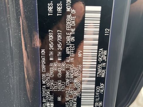 Used 2025 Toyota 4Runner SR5 AWD/4WD image 9