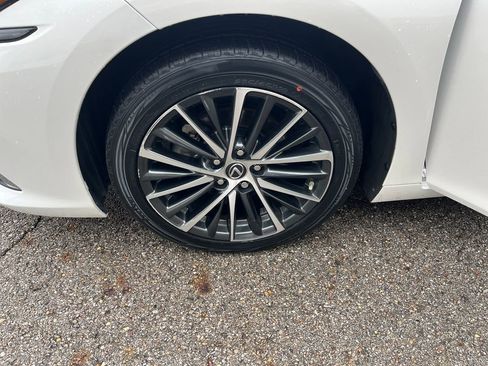 Used 2024 Lexus ES 350 w/ Premium Package image 28