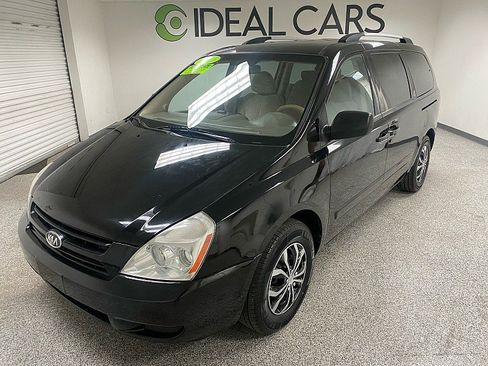 Used 2010 Kia Sedona LX image 1