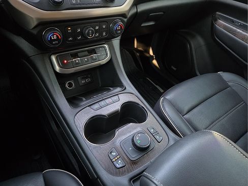 Used 2023 GMC Acadia Denali FWD image 25