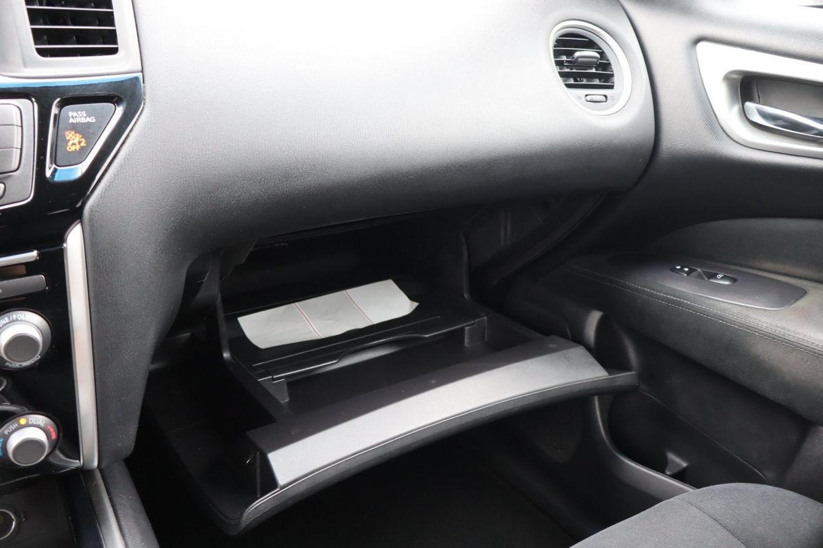 Used 2016 Nissan Pathfinder SV AWD/4WD image 38