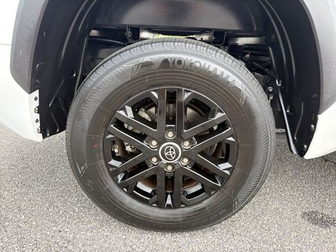 Used 2024 Toyota Tundra SR5 w/ SR5 Premium Package RWD image 28