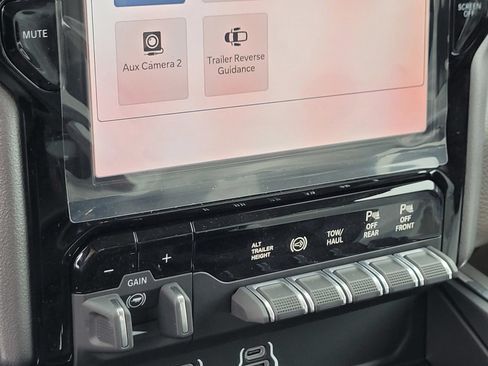 New 2026 RAM 2500 Laramie AWD/4WD image 16
