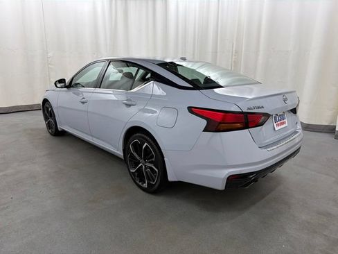 Used 2023 Nissan Altima 2.5 SR w/ SR Premium Package AWD/4WD image 4
