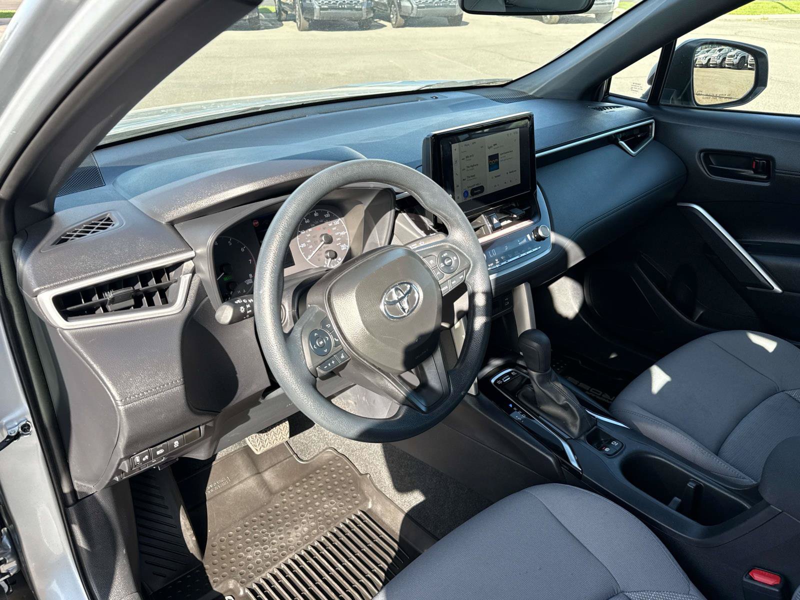 Used 2025 Toyota Corolla Cross AWD Hybrid image 10