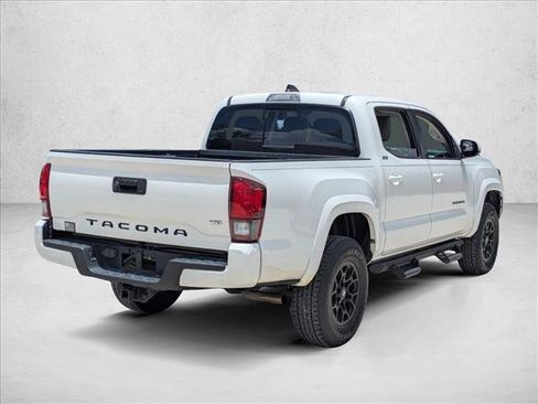 Used 2022 Toyota Tacoma SR5 w/ Technology Package RWD image 5