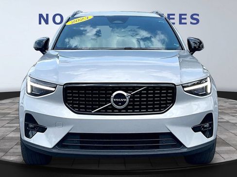 Used 2023 Volvo XC40 B4 Ultimate w/ Protection Package Premier FWD image 2