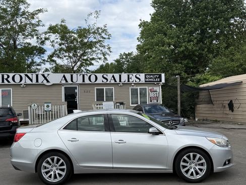 Used 2015 Chevrolet Malibu LT FWD image 5