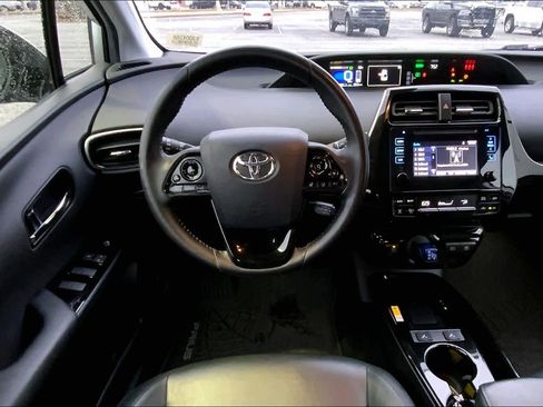 Used 2019 Toyota Prius XLE image 6